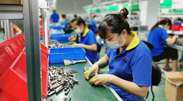 锐邦光电16条铝压铸生产线8月投产；华中大采购压铸机及周边设备；嵘泰工业在手铸件订单已排至2023年