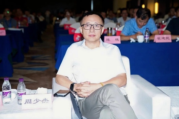 4周少杰